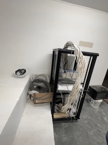 Networks & equipment racks — photo 019