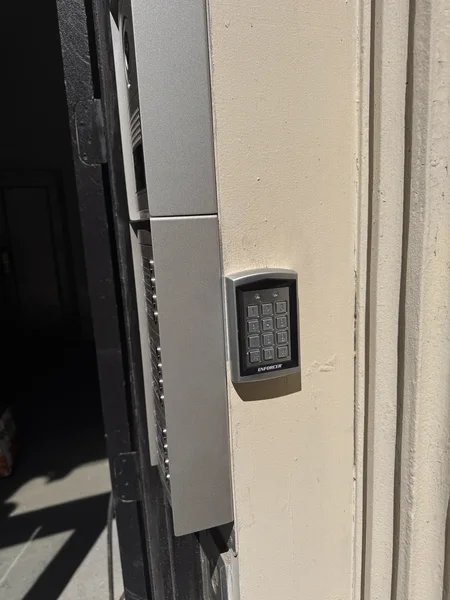 Intercoms & access control — photo 088