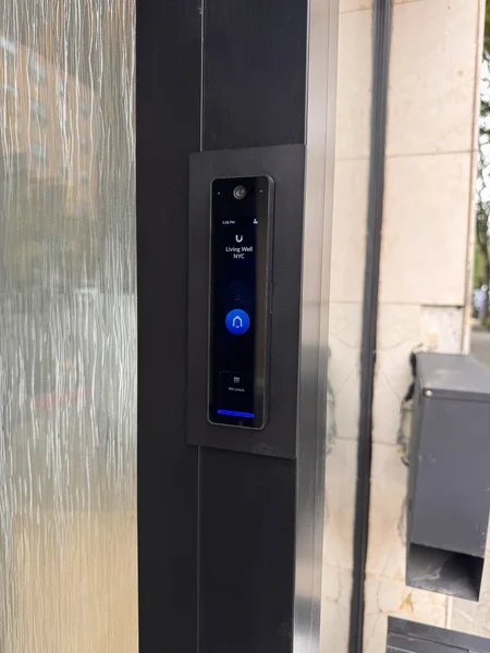 Intercoms & access control — photo 092
