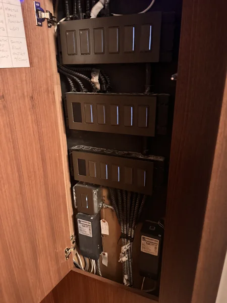 Lighting & smart-home controls — photo 106